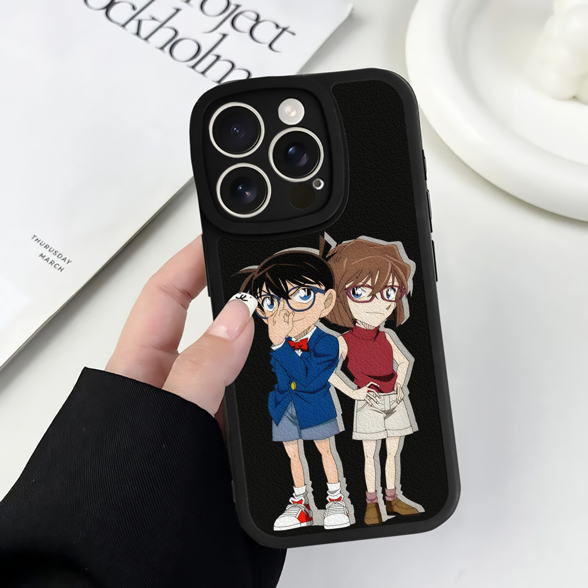 （画像用） 名探偵コナン 灰原 哀 はいばら あい Detective Conan Anita Hailey、Vi Graythorn Haibara Ai 【iPhone 16シリーズ対応】シリコンスマホケース（レザー調） 材質：シリコン